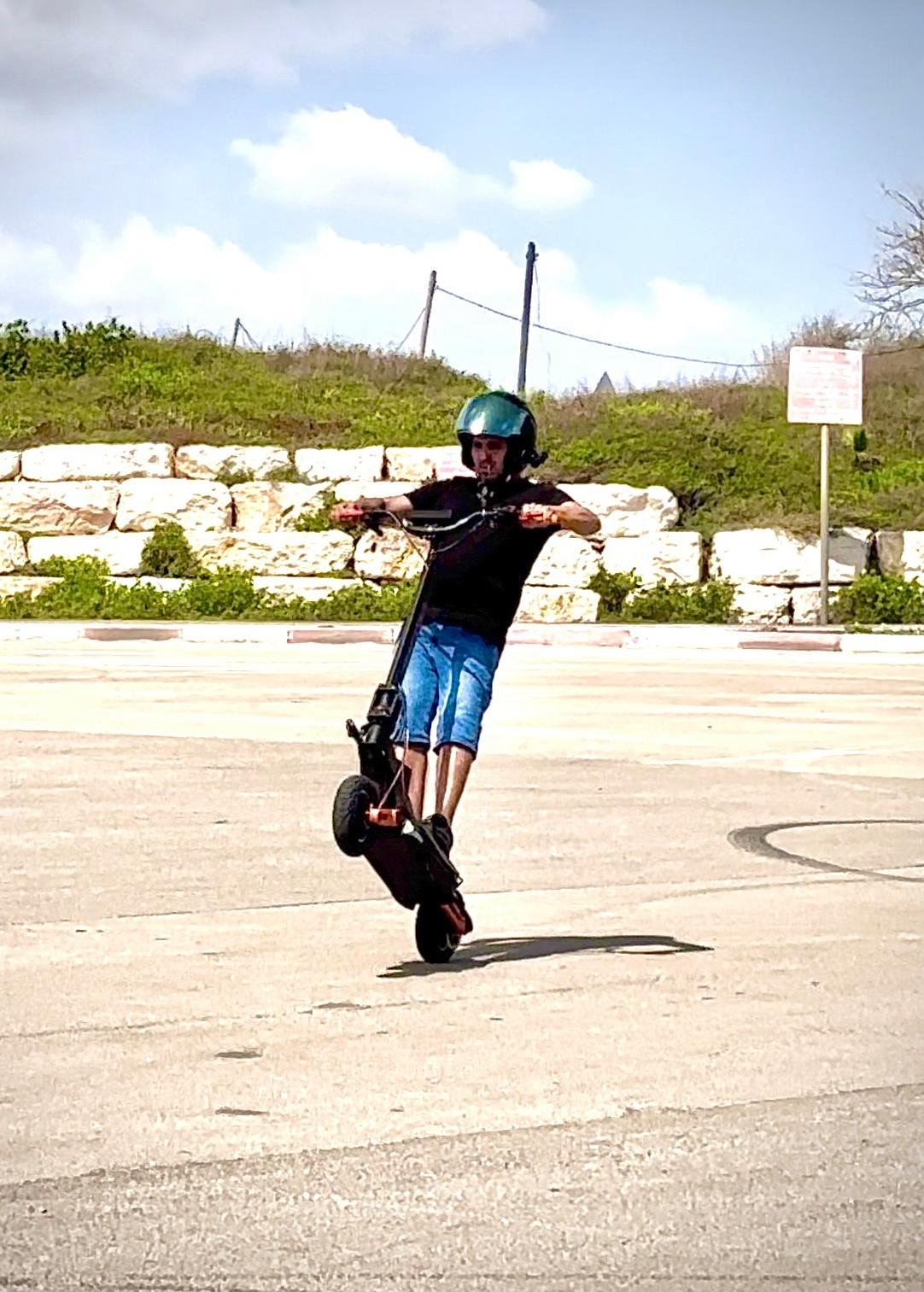 תערוכת קורקינטים חשמליים